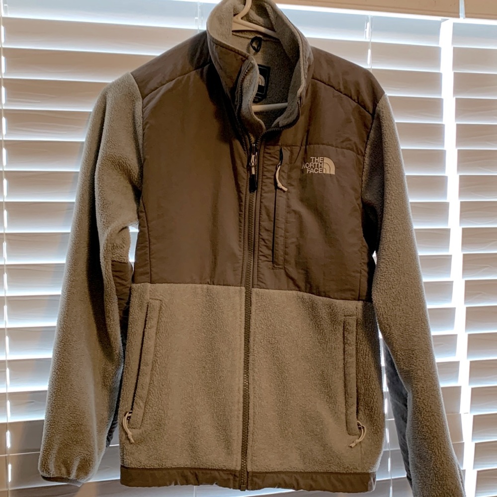 EUC Women’s North Face Jacket